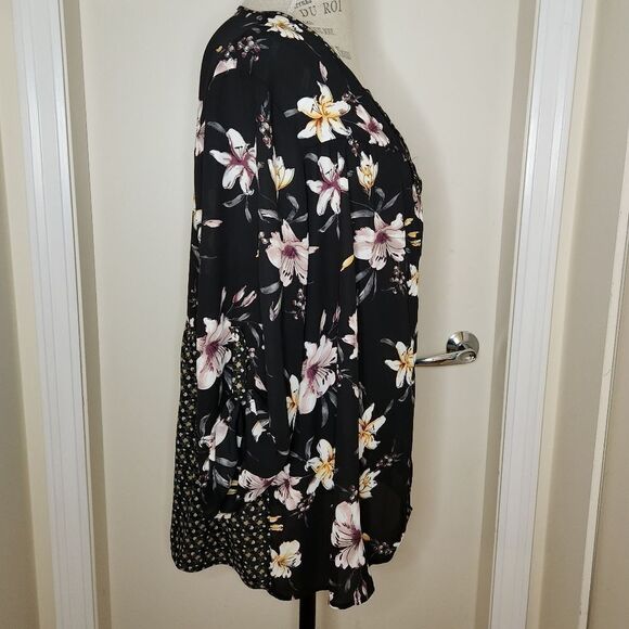 Daniel Rainn floral top - Picture 3 of 8